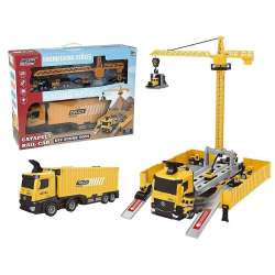 Auto ciężarowe z rozkładaną naczepą