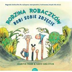 Rodzina Robaczków robi sobie zdjęcie