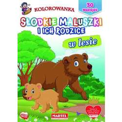 Słodkie maluszki i ich rodzice. W lesie