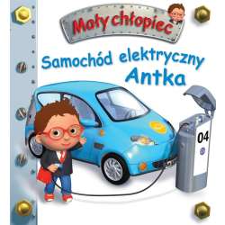 Mały chłopiec. Samochód elektryczny Antka