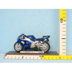WELLY 1:18 19679 YAMAHA YZF-R1 - 2