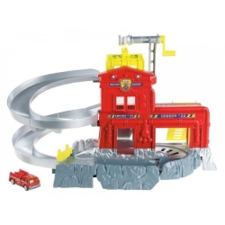 MATCHBOX 5882 NA KRAWĘDZI REMIZA DUŻY ZESTAW - 2