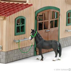 Schleich Stajnia z wyposażeniem (42103) - 3