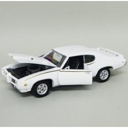 WELLY 1:24 Pontiac GTO 1969 biały - 2