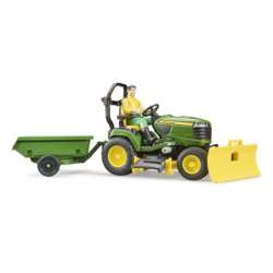 Traktor John Deere z kosiarką, łyżką, przyczepką i figurką ogrodnika 62104 (BR-62104) - 1